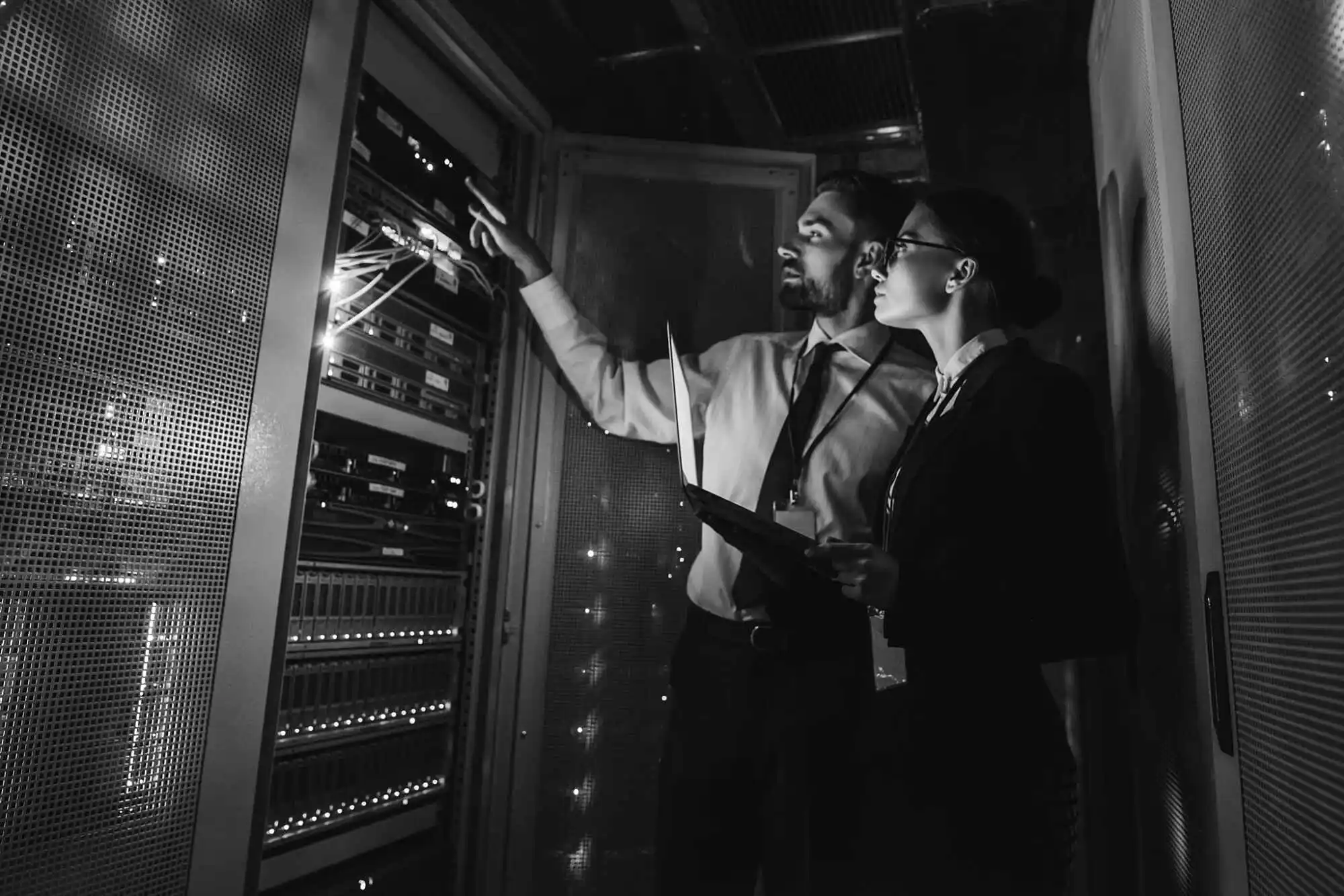 UPS Monitoring Installation BW